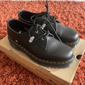 NEW Doc Marten Bex Stud Oxfords Size 9